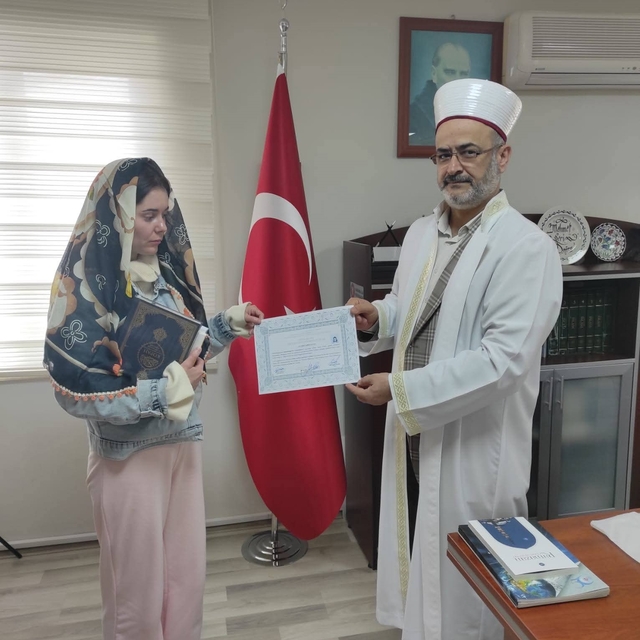 Viktoria müslüman oldu, Amine ismini aldı