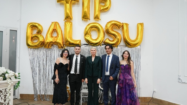 Başkan Subaşı Tıp Fakültesi öğrencilerinin balosuna katıldı