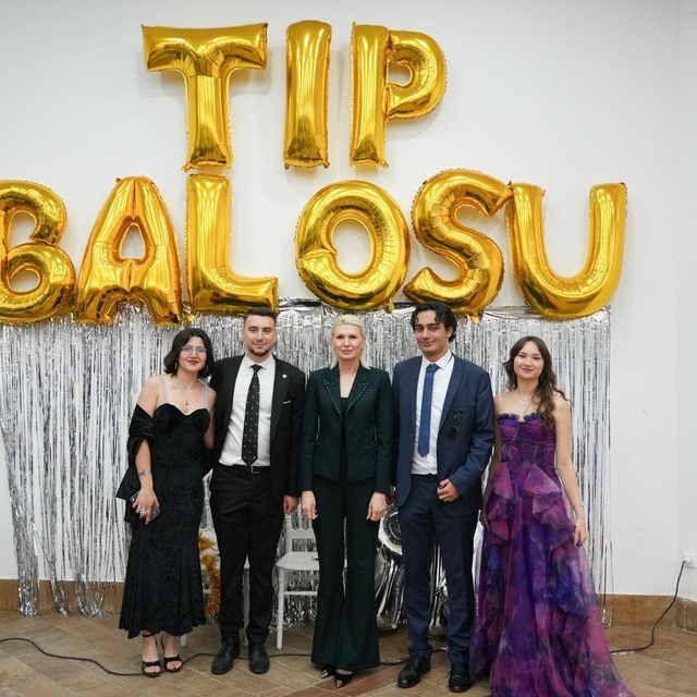 Başkan Subaşı Tıp Fakültesi öğrencilerinin balosuna katıldı