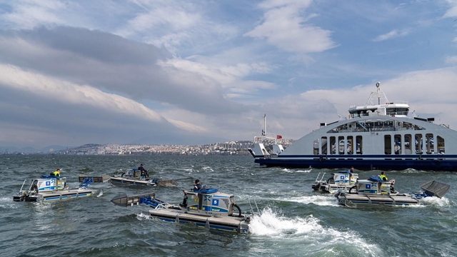 İzmir Körfezi'in temizliği için takviye güç