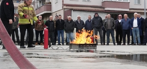 Şoförler yangın tüpü ile yangını söndürdü
500 şoföre temel yangın eğitimi
