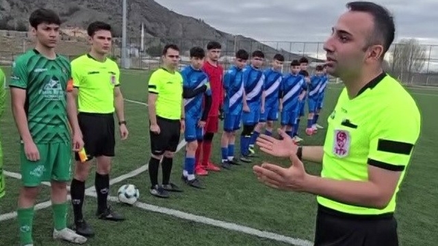 Amasya'da sahada sağlık görevlisi olmayınca hakem maçı oynatmadı