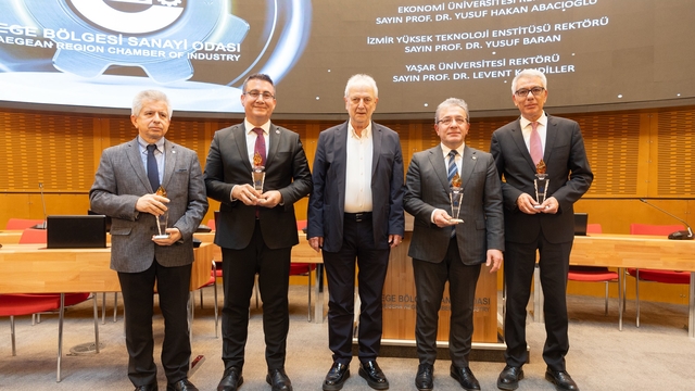 Yaşar Üniversitesi'ne EBSO'dan anlamlı ödül