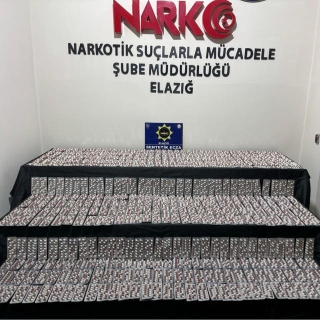 Elazığ'da bir şahsın çantasında yapılan aramada, 6 bin adet sentetik hap el...