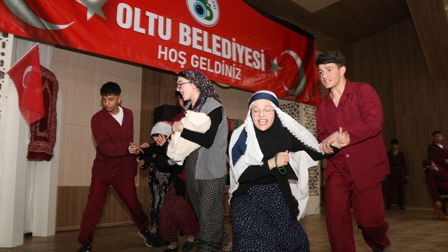 Oltu'da coşkulu kurtuluş bayramı