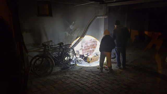 Apartman garajında çıkan yangın maddi hasara yol açtı