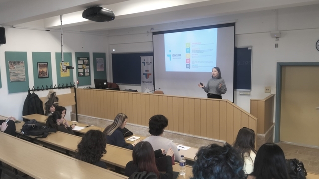 Anadolu Üniversitesi öğrencilerine İŞKUR'dan 'iş' eğitimi
İş Kulübü eğitimleriyle turizm fakültesi öğrencileri sektöre hazırlanıyor