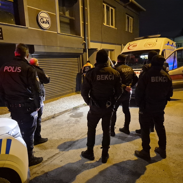 Eskişehir'de korkutucu asılsız ihbar
Alkollü şahıs polisi arayıp "Ben banyo...