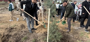 Ayvacık'ta 1500 fidan toprakla buluşturuldu