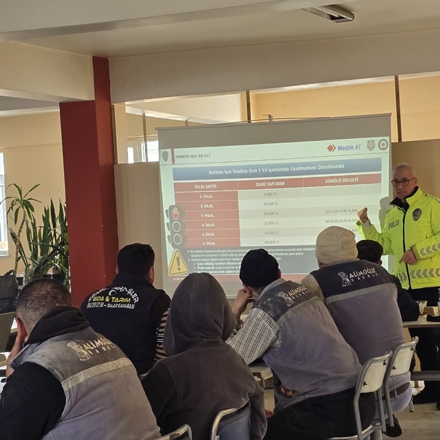 Fabrika çalışanlarına güvenlik trafik eğitimi