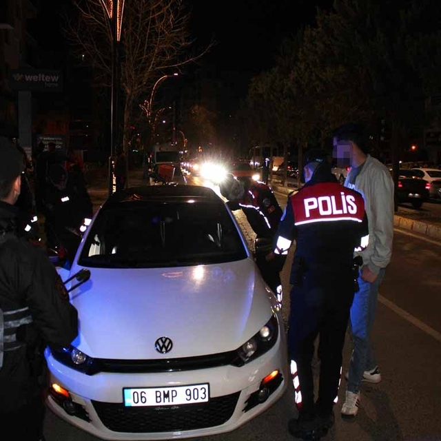 Stajyer ehliyeti ile direksiyon başında alkollü yakalandı