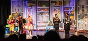 Mersin Şehir Tiyatrosu 'Dünya Tiyatro Günü'nü binlerce seyirciyle kutladı