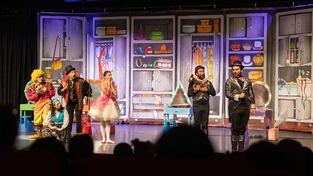 Mersin Şehir Tiyatrosu 'Dünya Tiyatro Günü'nü binlerce seyirciyle kutladı