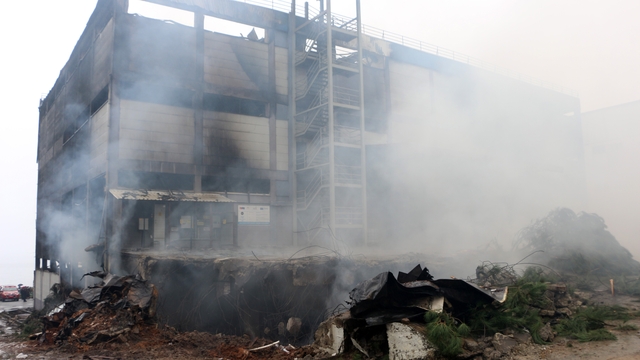 Fındık fabrikasındaki yangında soğutma çalışmaları sürüyor