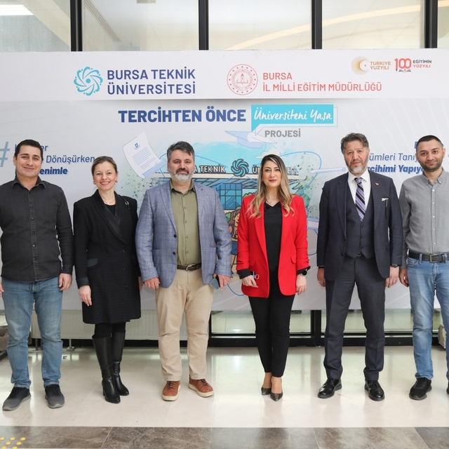 "Tercihten Önce Üniversiteni Yaşa" projesi özel lise öğrencilerini ağırlıyo...