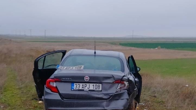 Bariyerlere çarpıp tarım arazisine giren otomobilde 5 kişi yaralandı