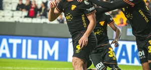 Göztepe'de Taha kulübeye çekildi