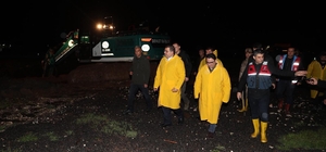 Canpolat ve Kaymakam Şahin’den gece sağanak mesaisi