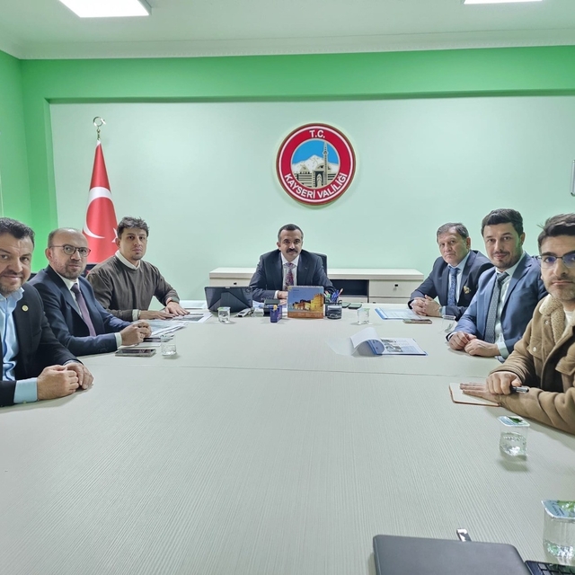 Kayseri'de 12 ay kayak imkânı: Kayak Simülatörü Projesi değerlendirildi