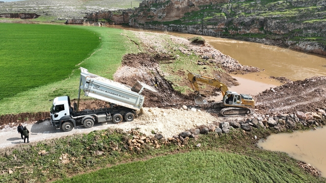 Şanlıurfa'da selin neden olduğu hasar gideriliyor