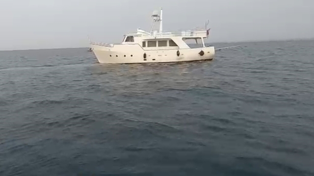 İtalya rotasındaki özel teknede düzensiz göçmen operasyonu
Aydın açıklarında 101 düzensiz göçmen yakalandı