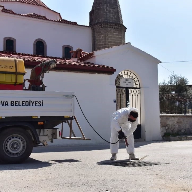 İncirliova'da sinekle mücadele başladı