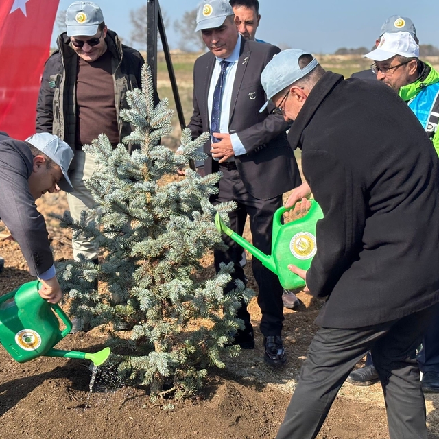 Kırklareli'nde 3 bin 750 fidan dikildi
Babaeski'de "Türkiye'nin gücü orman"...