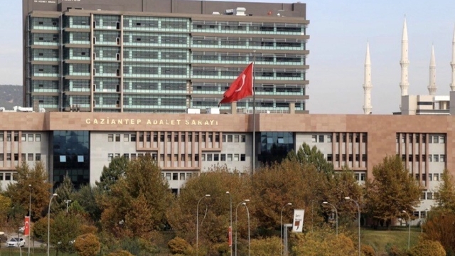 Eski eşini başka adamla gördüğü için öldürmek isteyen sanığa 15 yıl 10 ay hapis