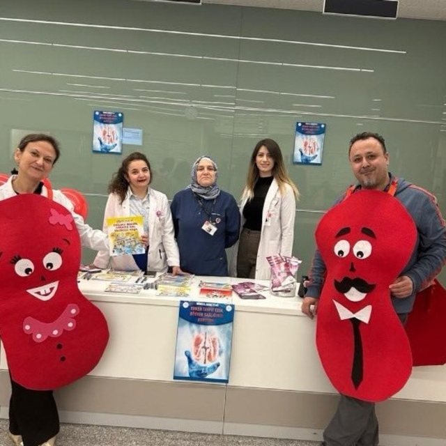 Hasta ve hasta yakınları böbrek hastalıkları hakkında bilgilendirildi