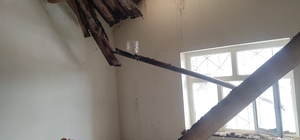 Hakkari’de 6 kişilik ailenin evi çöktü