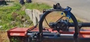 Karton yüklü kamyonet seyir halindeyken yandı