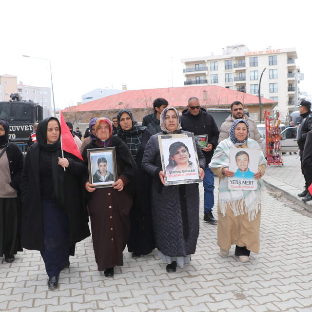 Evlat nöbetinin 119'uncu haftasında ailelerden 'sessiz yürüyüş'
