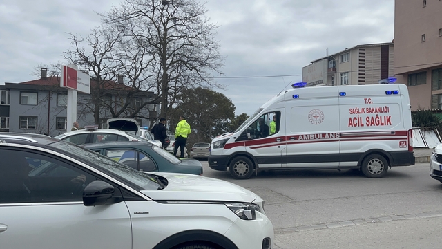 Sinop'ta devrilen elektrikli motosikletin sürücüsü yaralandı