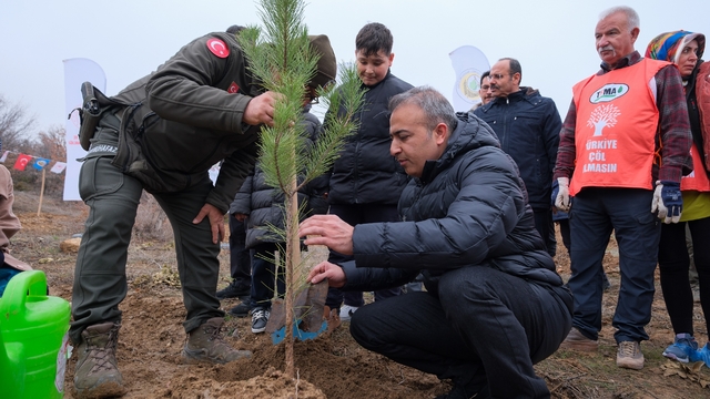 Karaman'da 6 bin fidan toprakla buluşturuldu