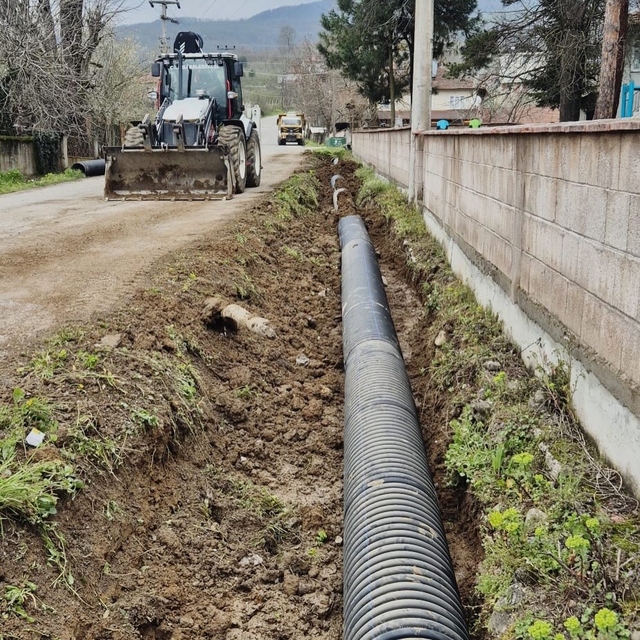 Altyapı ve üstyapı çalışmaları devam ediyor