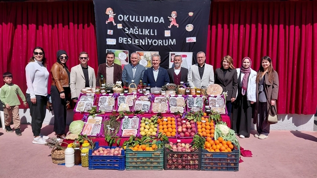 Buharkent'te sağlıklı beslenmenin önemine dikkat çekildi
Öğrenciler hem eğlendi hem bilinçlendi