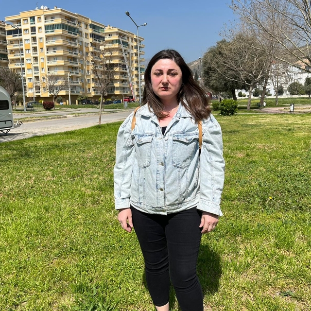 Eski başkanı sokakta protesto eden belediye işçisi konuştu
"Gözyaşlarımın a...