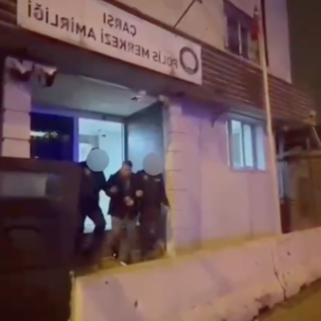 Bursa'da çeşitli suçlardan kessinlemiş hapis cezası olan şüpheliler yakalan...