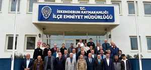 İskenderun’da muhtarlar, huzurlu yaşam için jandarma ve emniyete teşekkür etti
