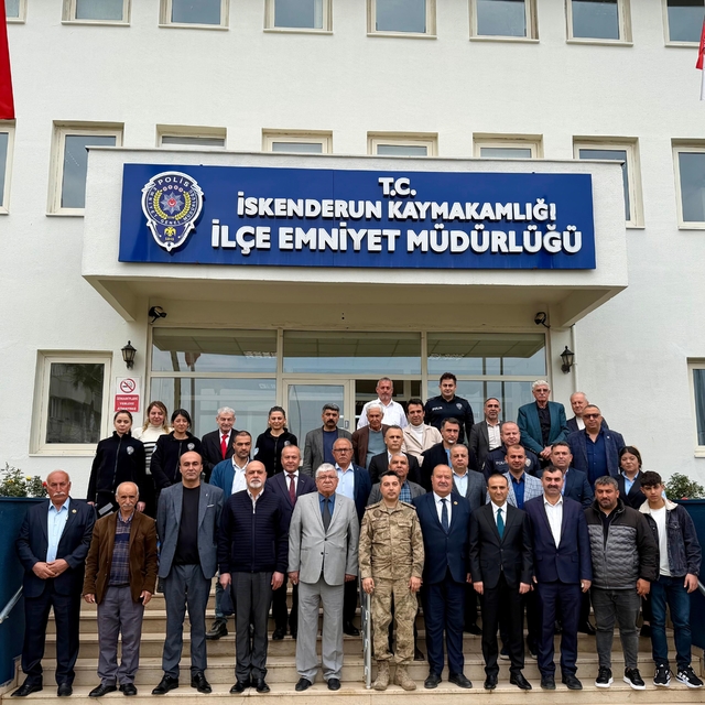 İskenderun'da muhtarlar, huzurlu yaşam için jandarma ve emniyete teşekkür e...