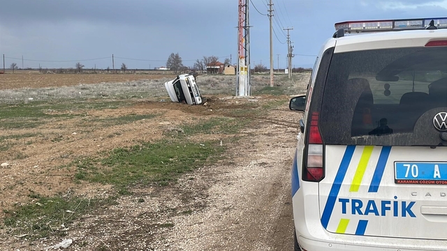 Karaman'da otomobil devrildi: Araçtaki 5 kişi kazayı burnu bile kanamadan atlattı