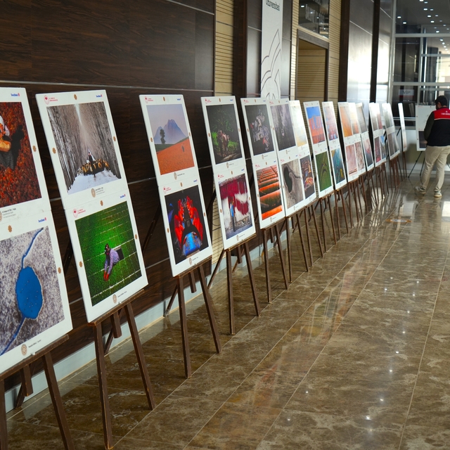 Muş'ta "15. Tarım Orman ve İnsan" fotoğraf sergisi ziyarete açıldı