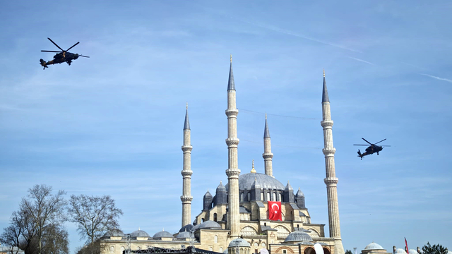 Edirne'de Balkan şehitleri anısına saygı uçuşu yapıldı, savunma sistemleri ve silahlar sergilendi