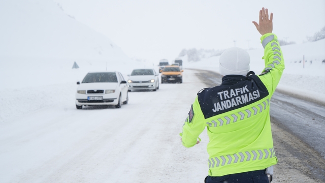 Muş'ta "dur" ihtarına uymayan sürücüye 215 bin TL ceza