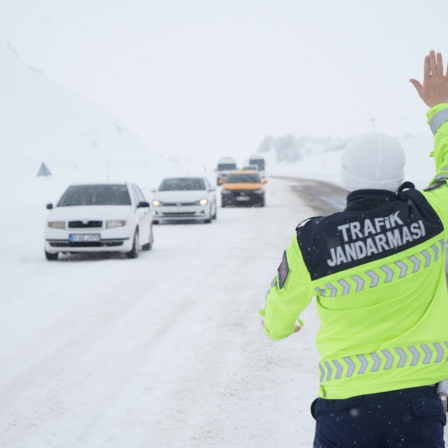 Muş'ta "dur" ihtarına uymayan sürücüye 215 bin TL ceza