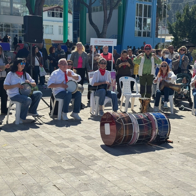 Fethiye'de Yaşlılara Saygı Haftası etkinliği renkli görüntülere sahne oldu