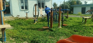 Akdeniz’de bahar temizliği: Parklar yaza hazırlanıyor