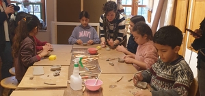 Datça'da çocuklar seramik atölyesinde çalışma yaptı