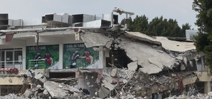 30 yıllık spor salonu yıkılıyor