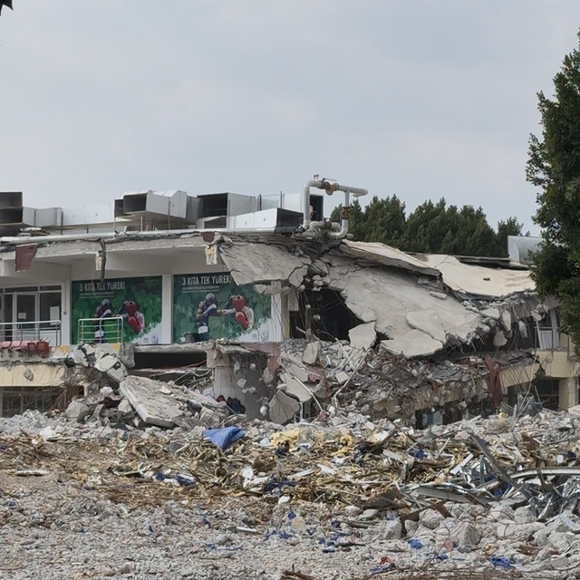 30 yıllık spor salonu yıkılıyor